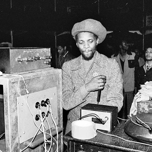 Jah Shaka (Ao vivo no CCJ - 2010) | SOUL ART