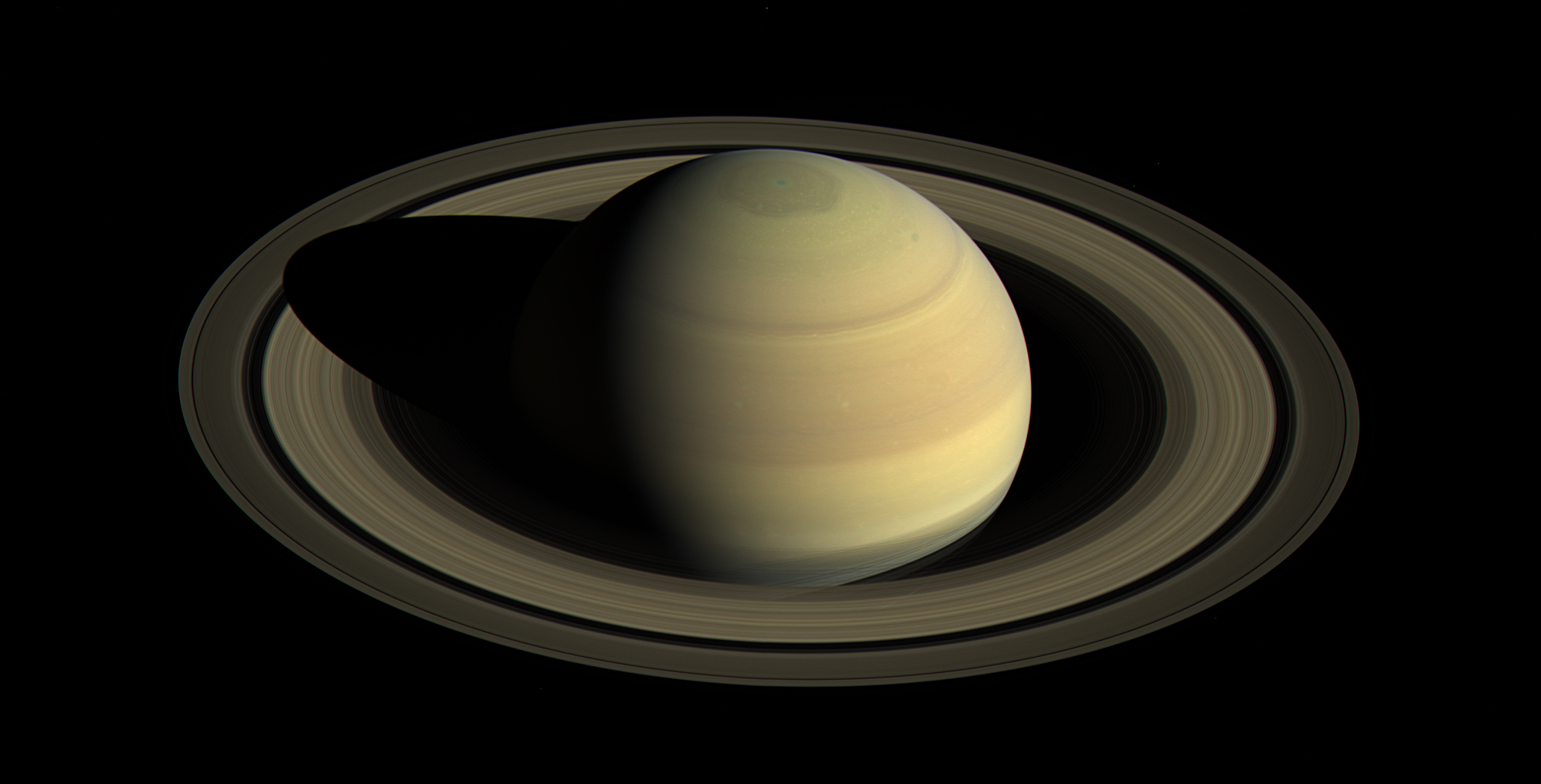 Saturno visto em imagem reprocessada a partir de fotografia da sonda Cassini (divulgada em 15 de setembro de 2016 pela NASA).